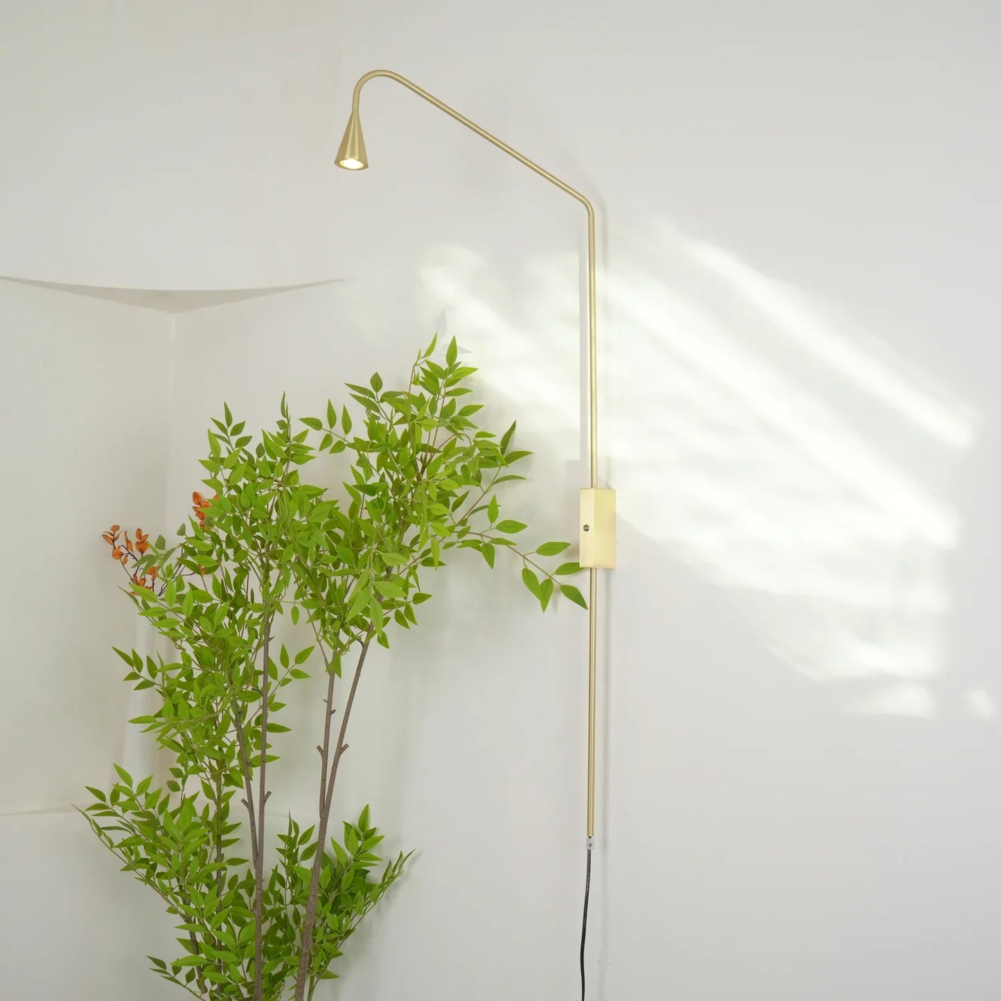 Svarna Wall Lamp