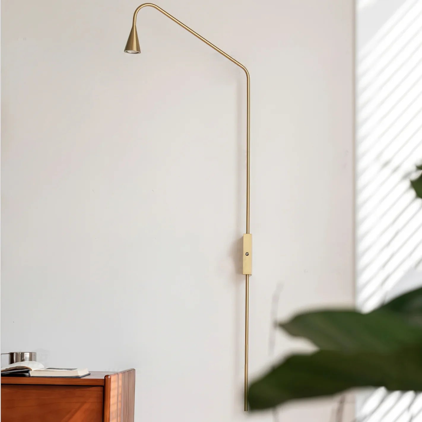 Svarna Wall Lamp