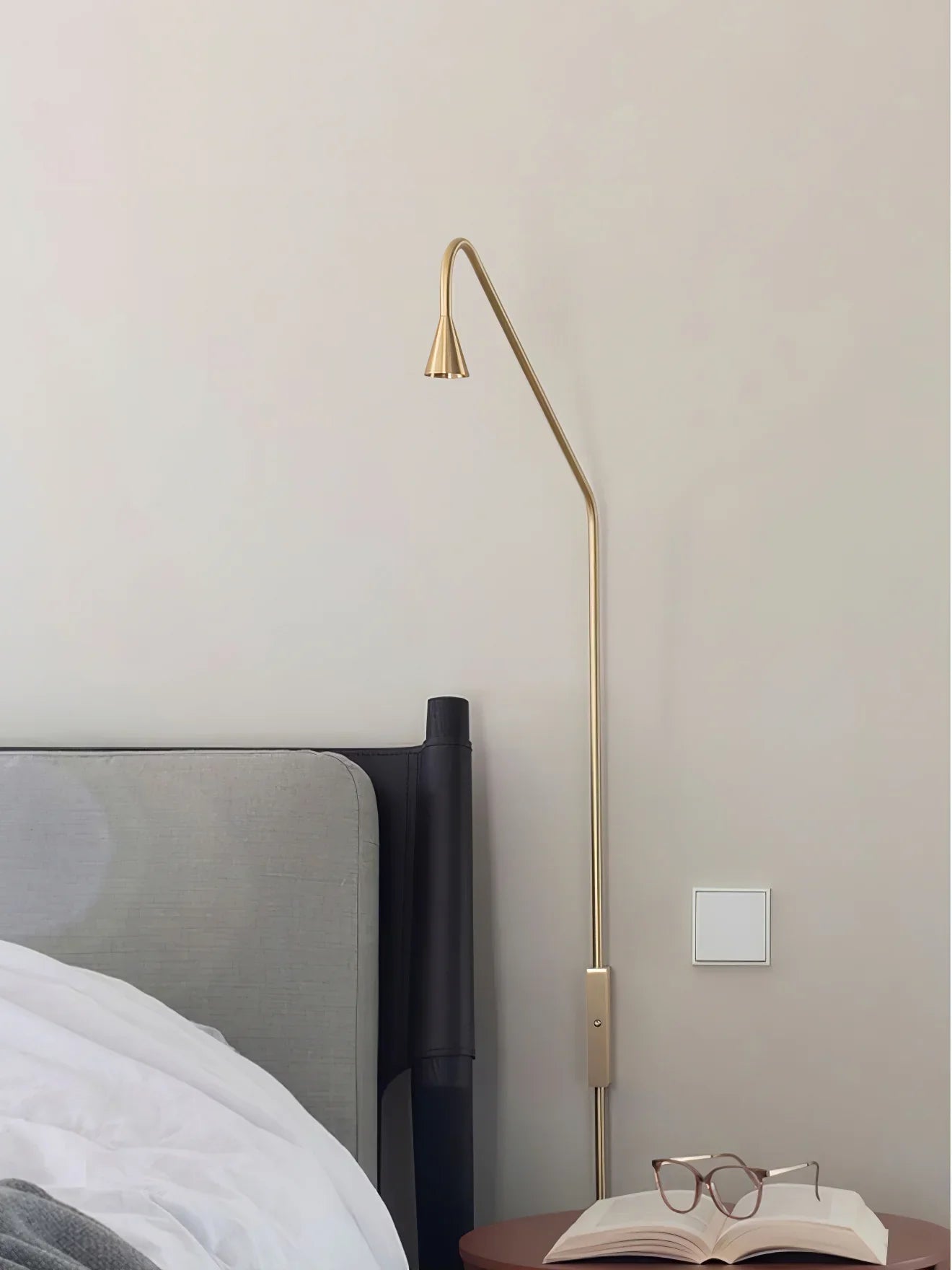 Svarna Wall Lamp