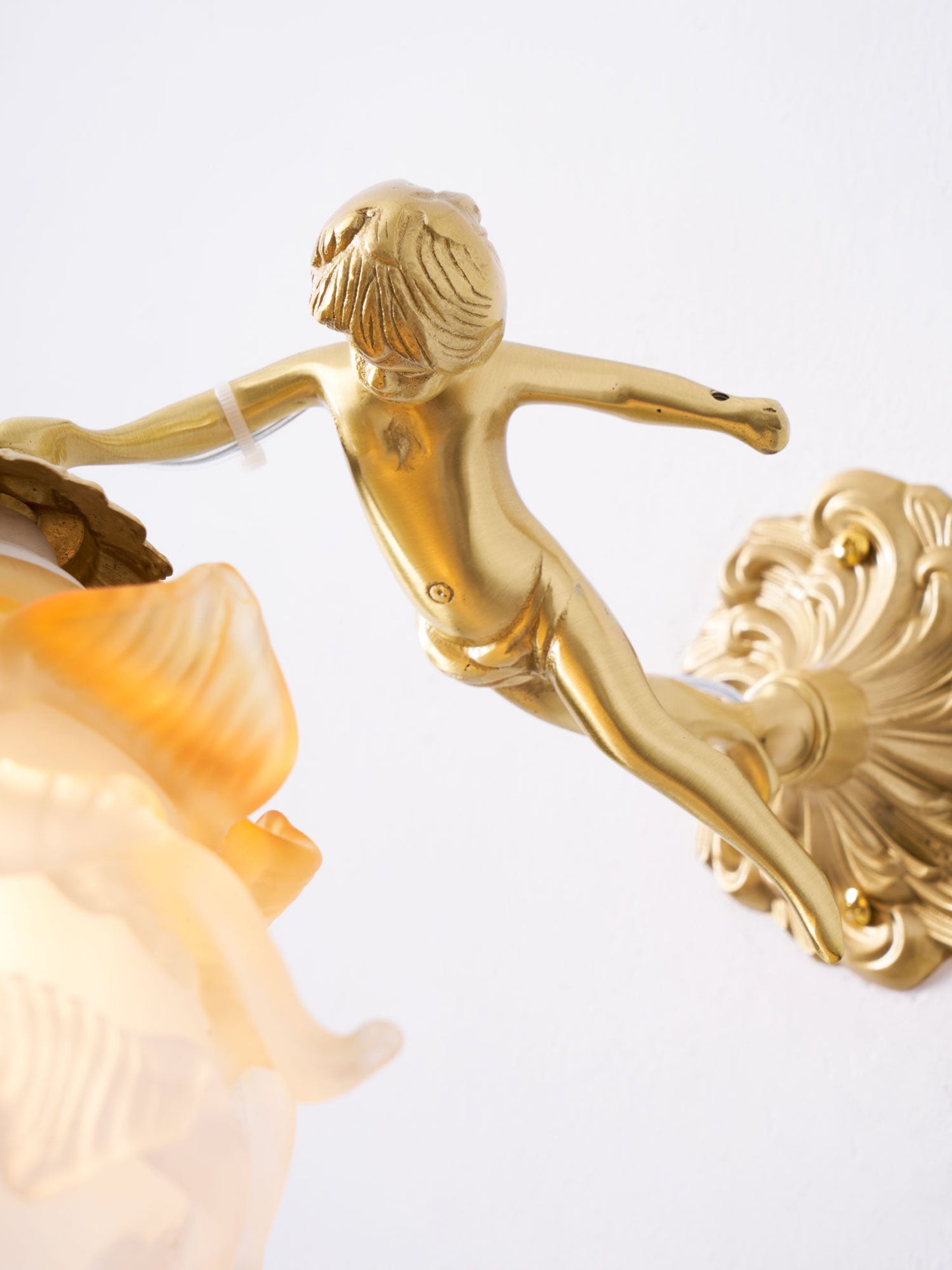 Putti Statuettes Brass Wall Lamp
