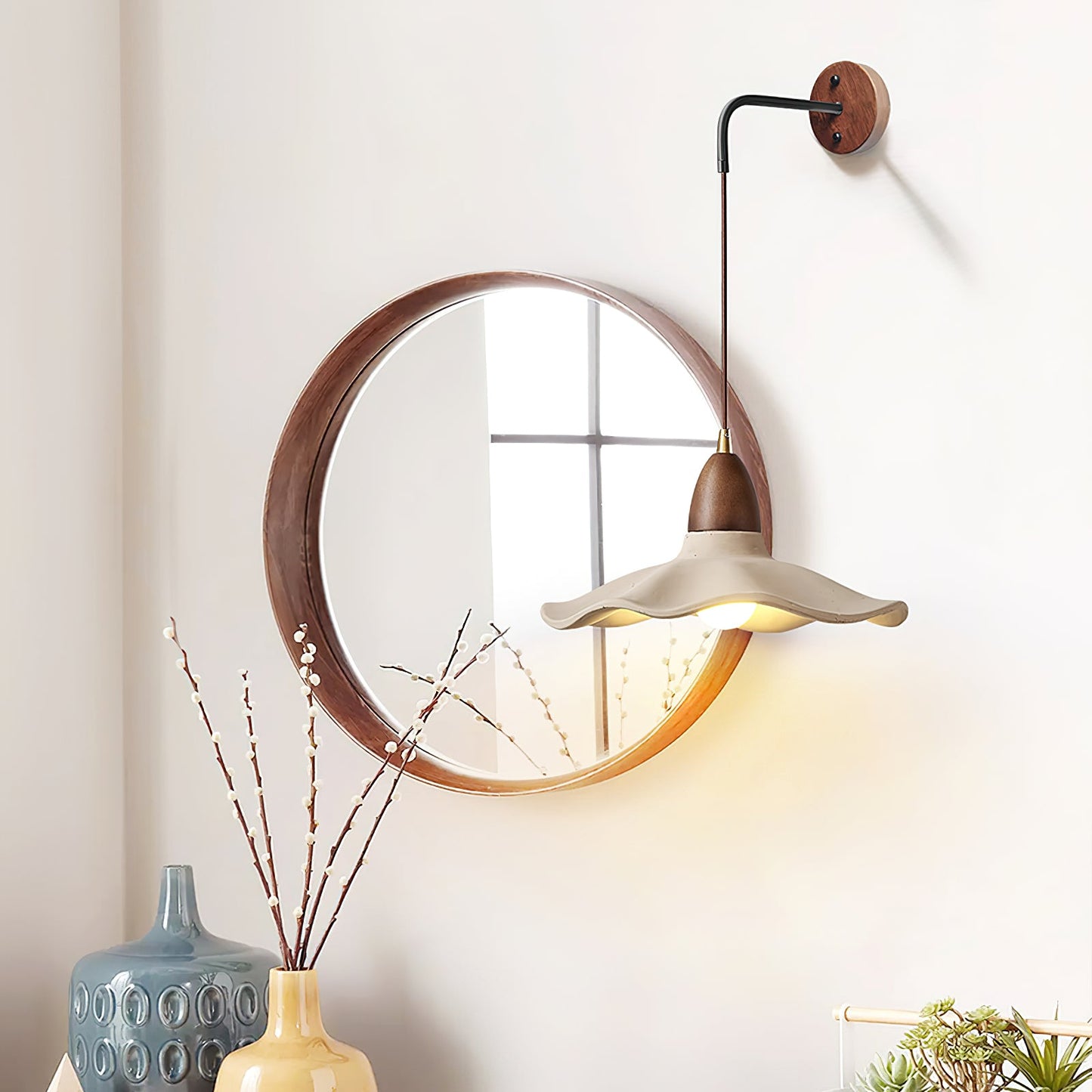 Radha Wall Lamp