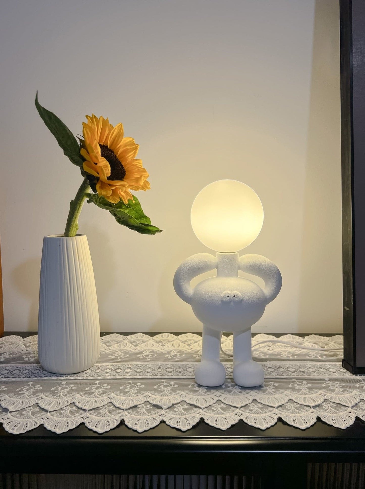 Resin Robot Table Lamp