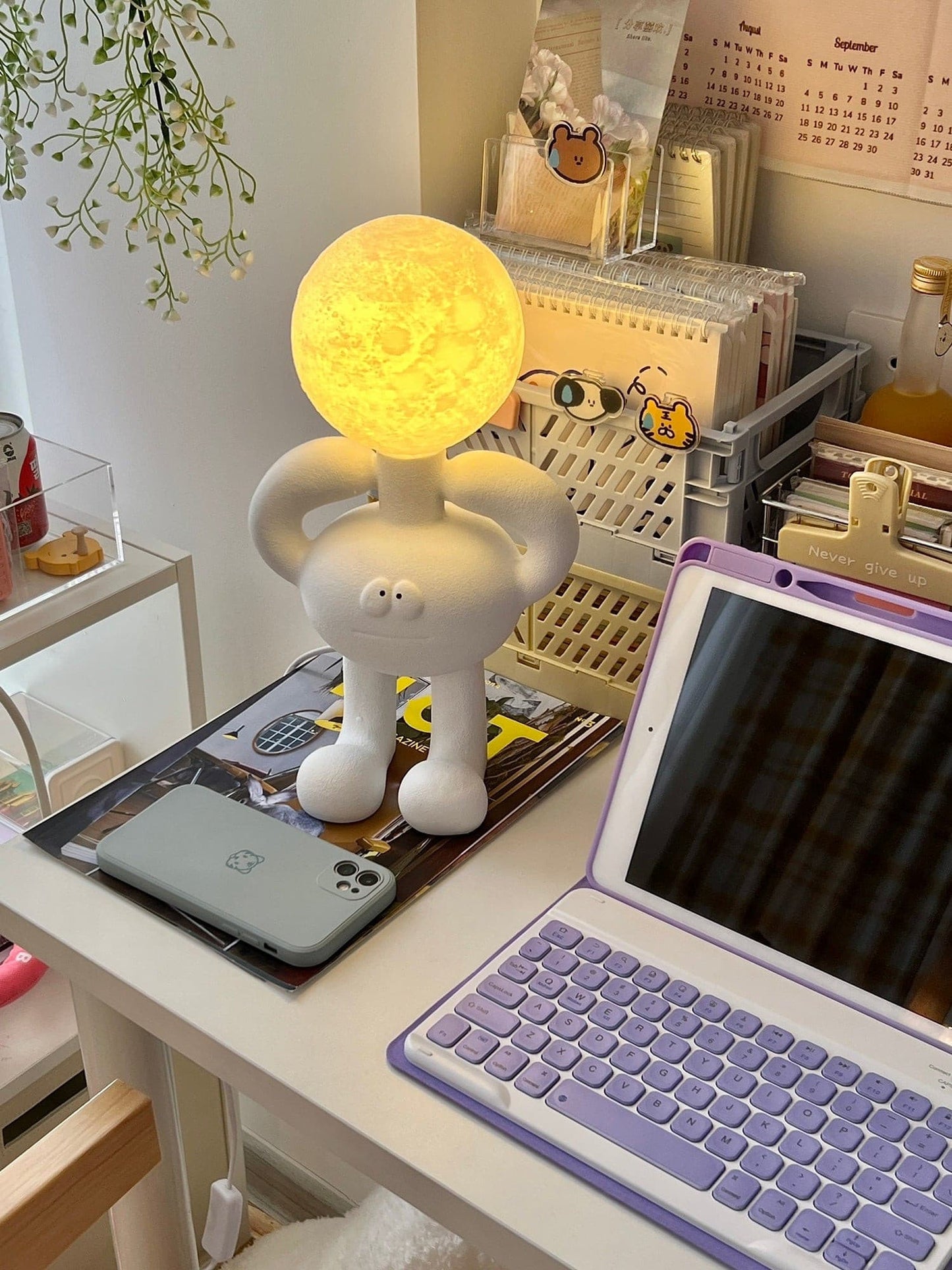 Resin Robot Table Lamp