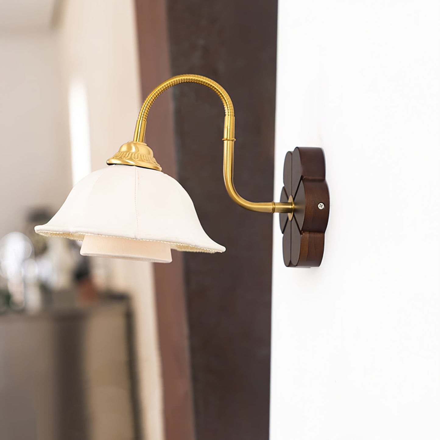 Rosette Wall Lamp