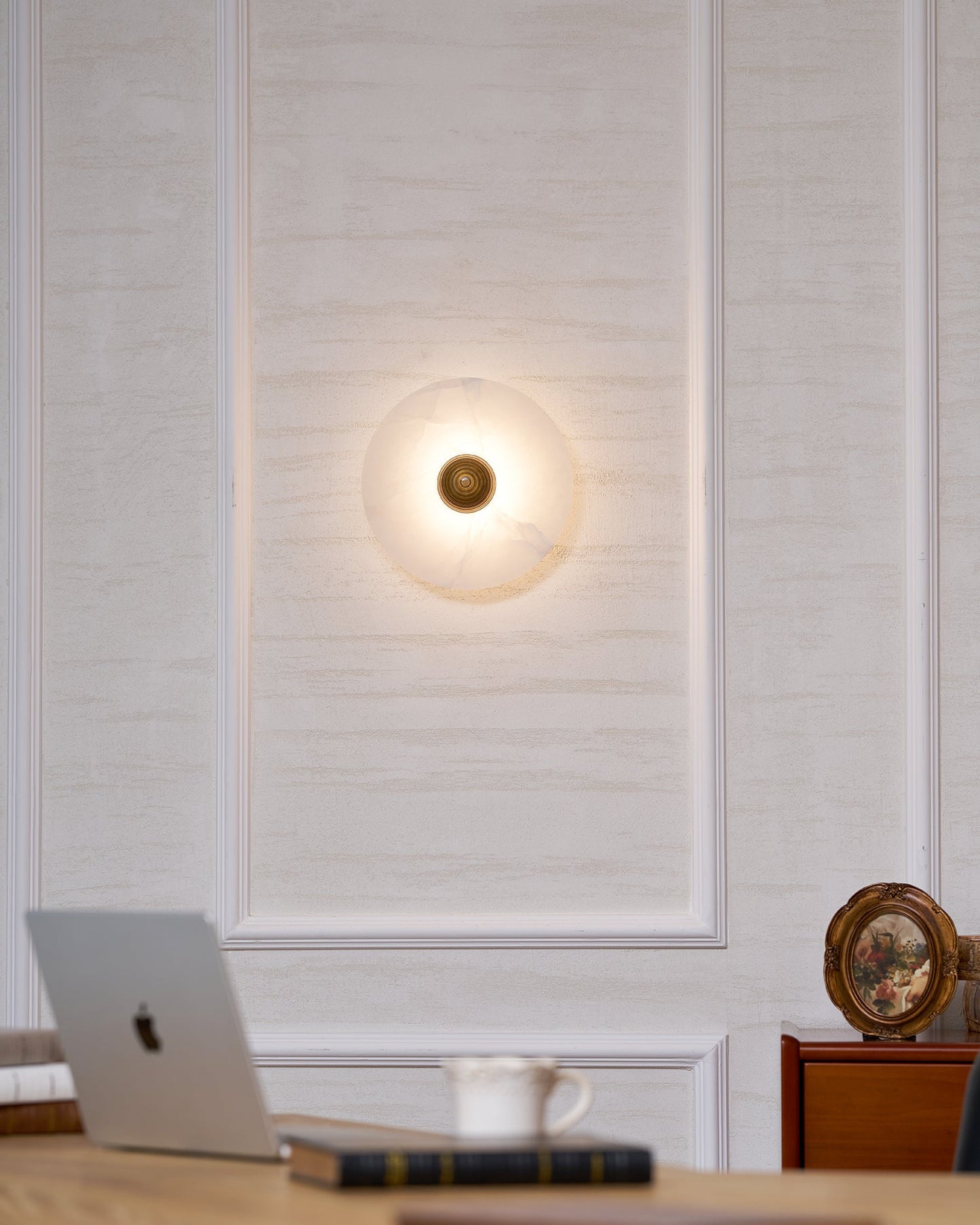 Round Alabaster Wall Lamp