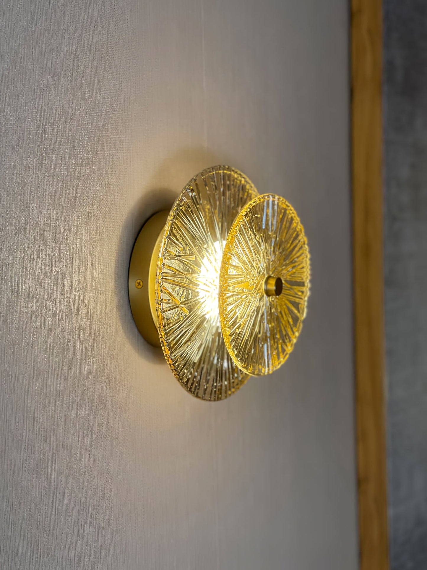 Round Crystal Wall Lamp
