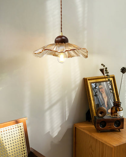 Scalloped Floral Pendant Lamp