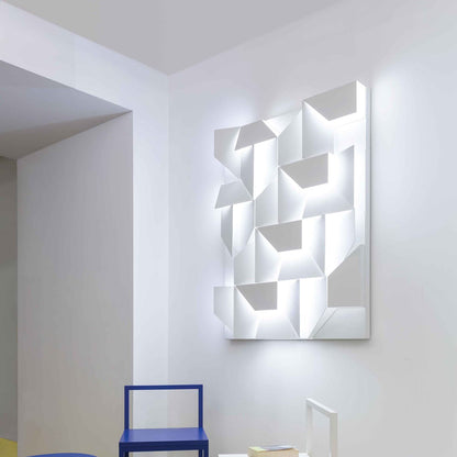 Shadows Wall Lamp