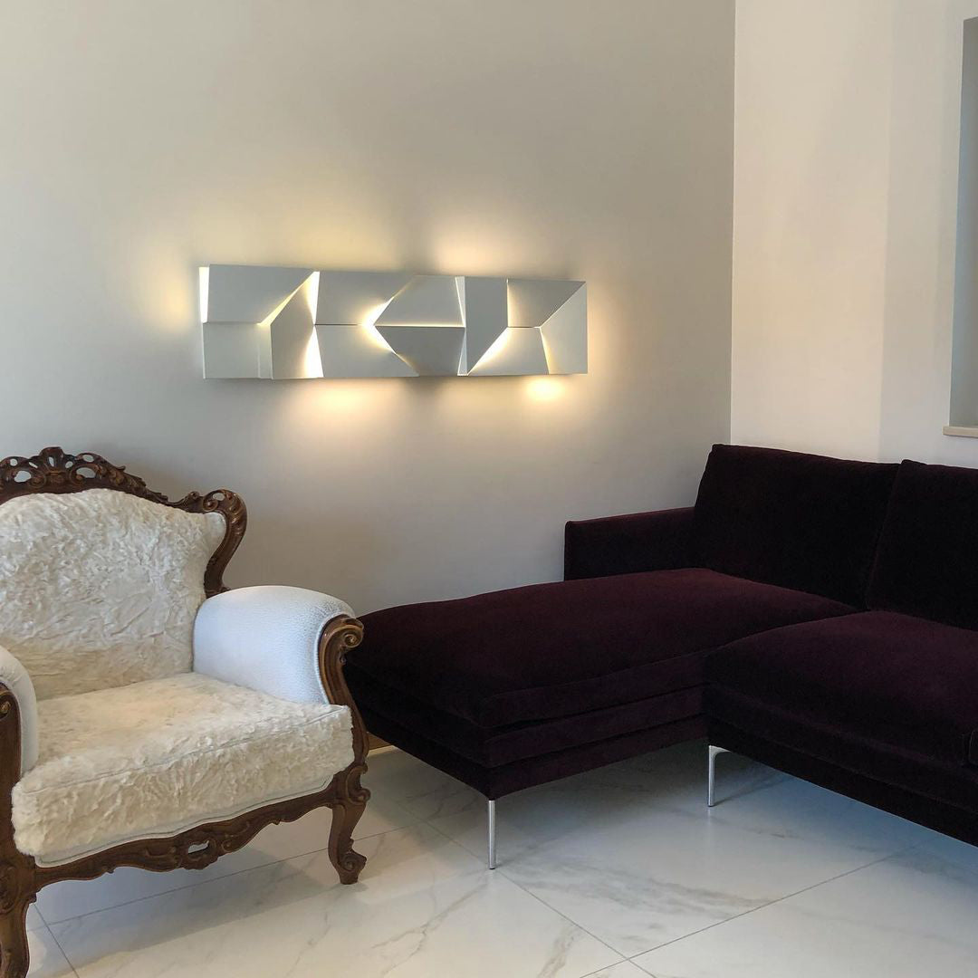 Shadows Wall Lamp