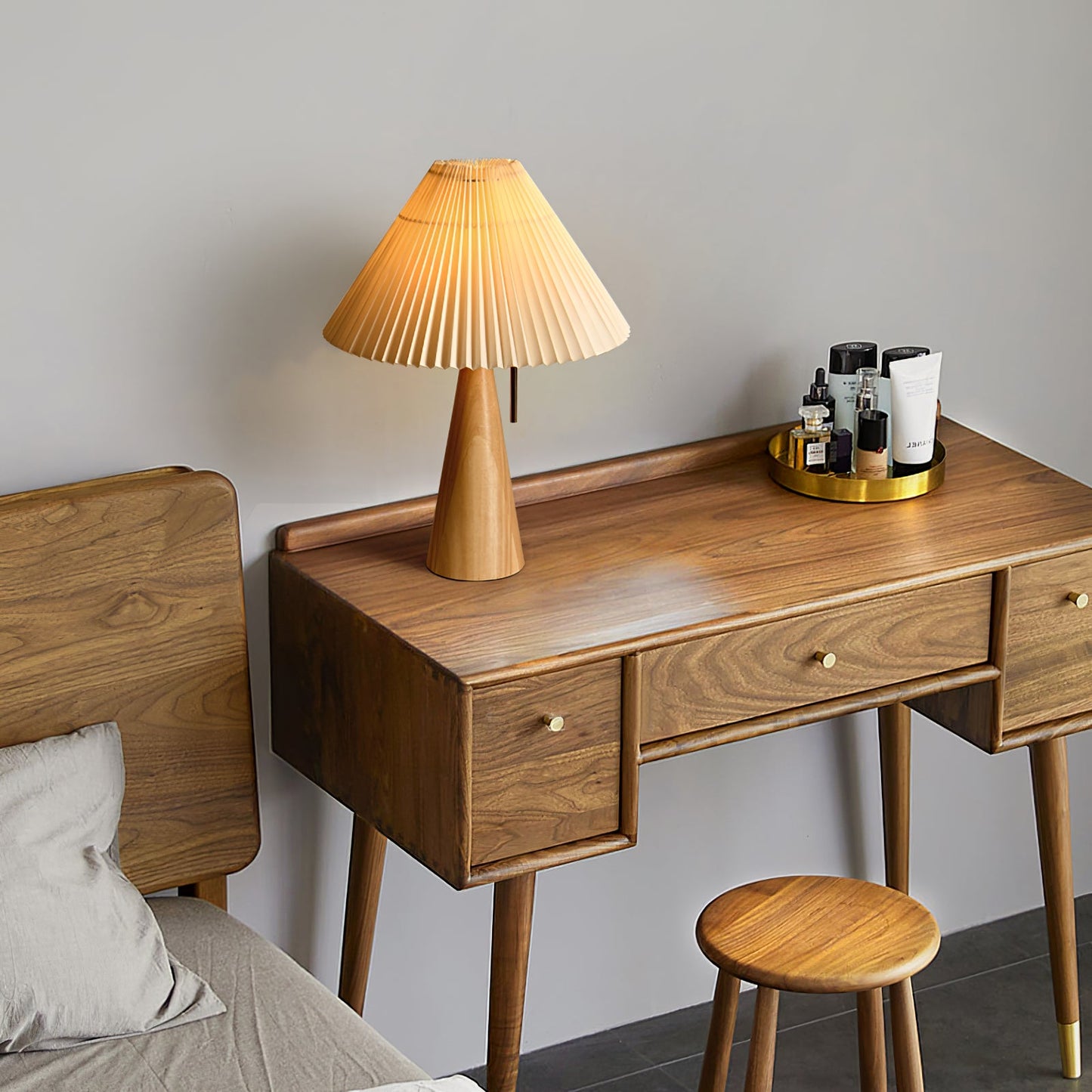 Stringer Table Lamp