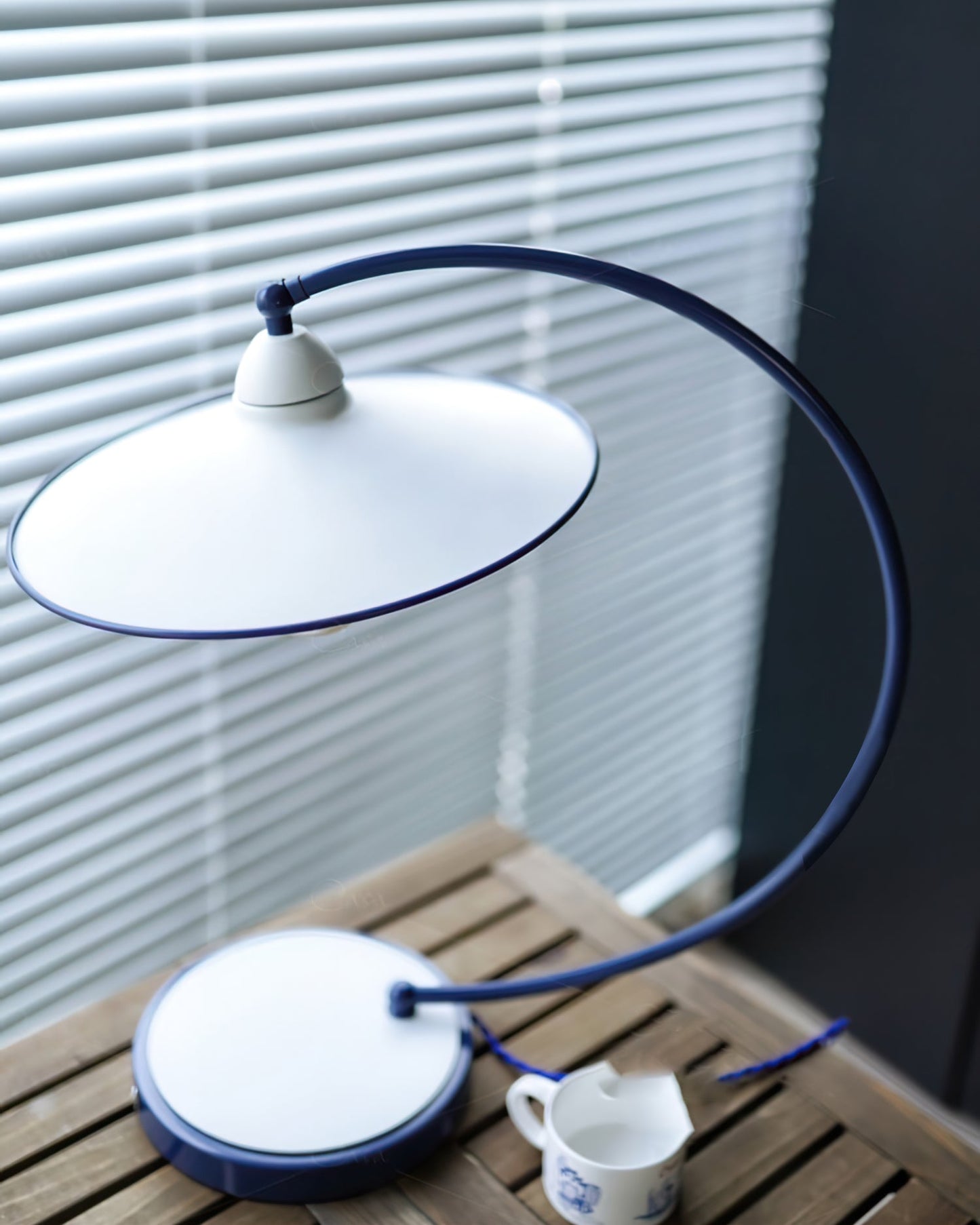 Swan Blue Table Lamp