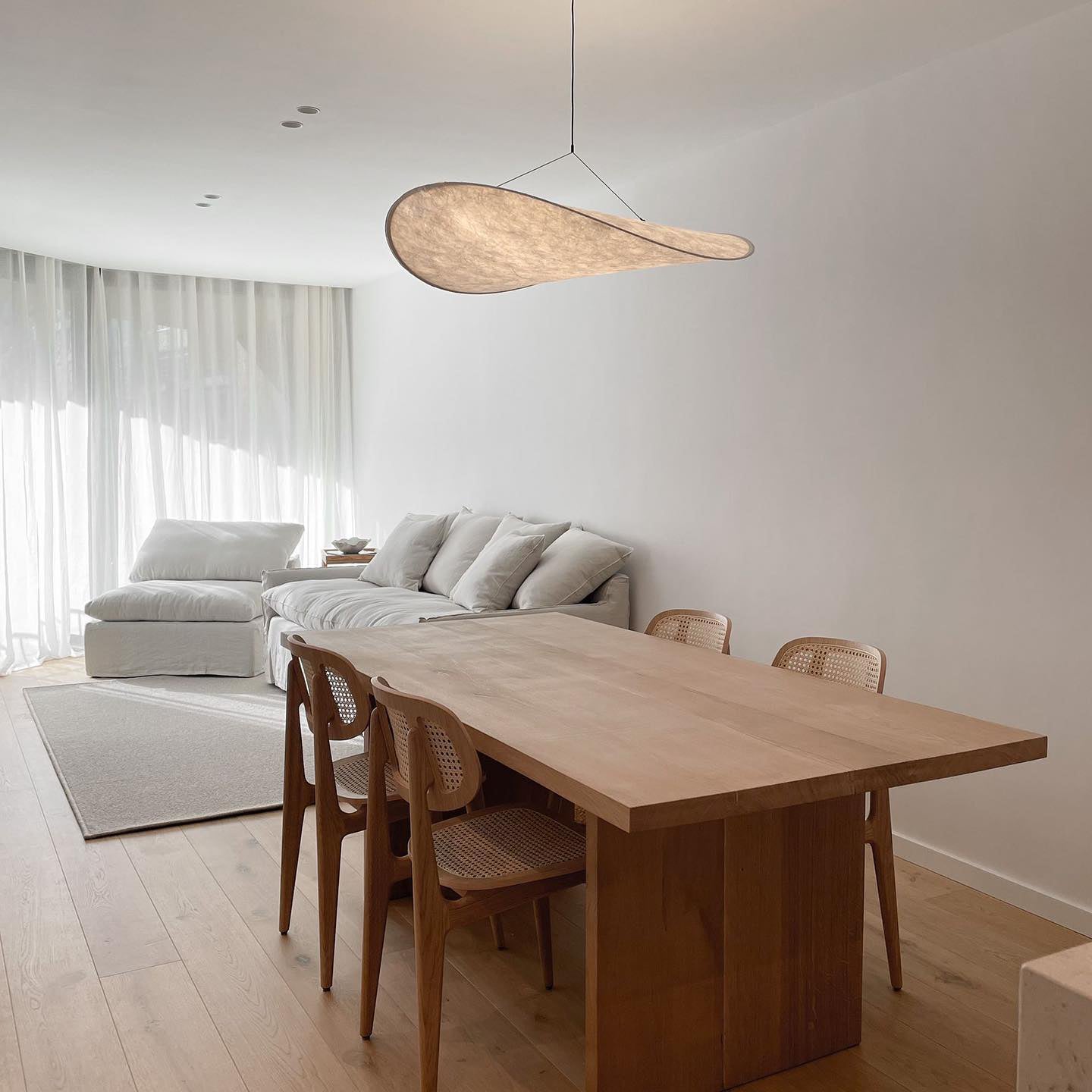 Tense Pendant Light