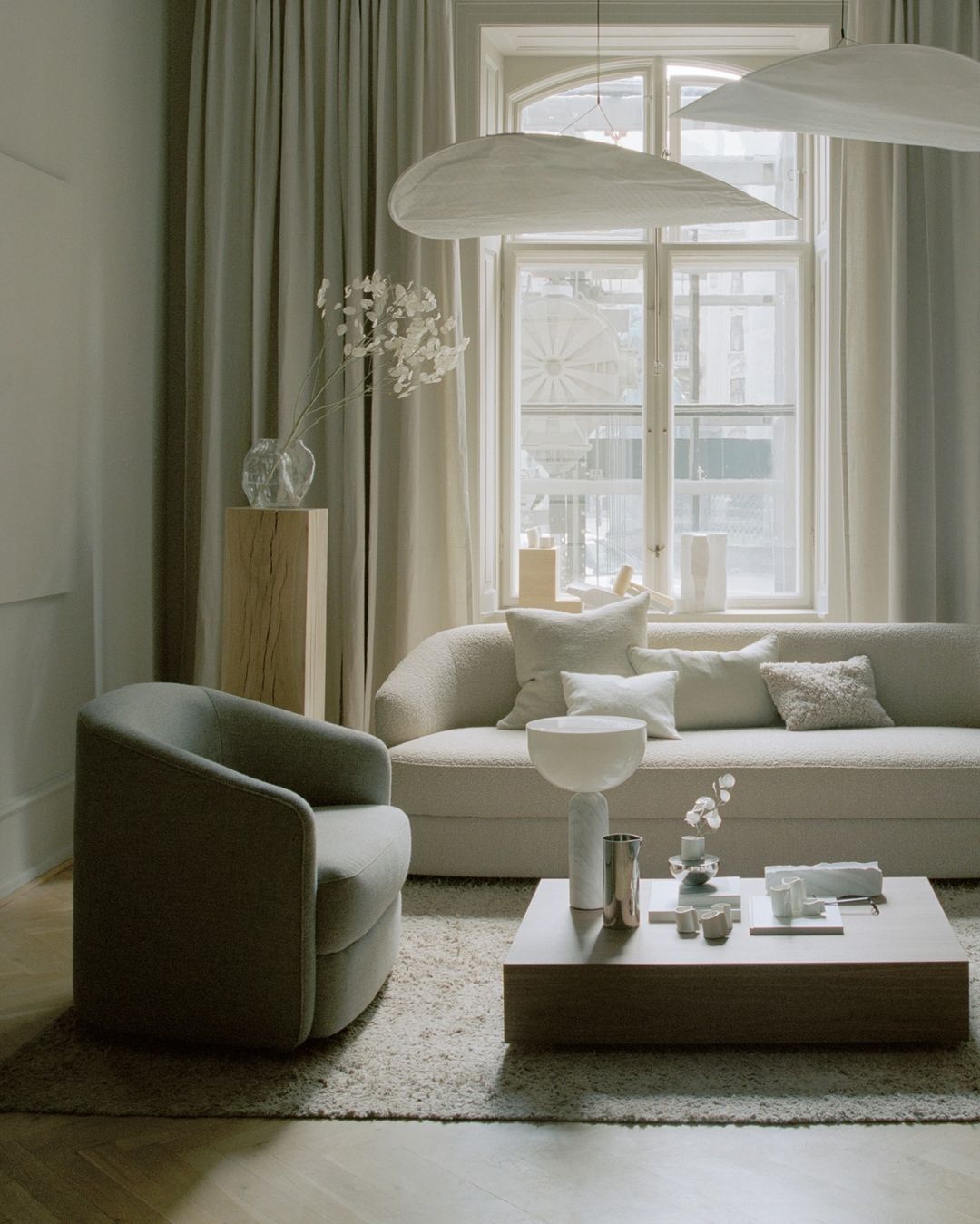 Tense Pendant Light