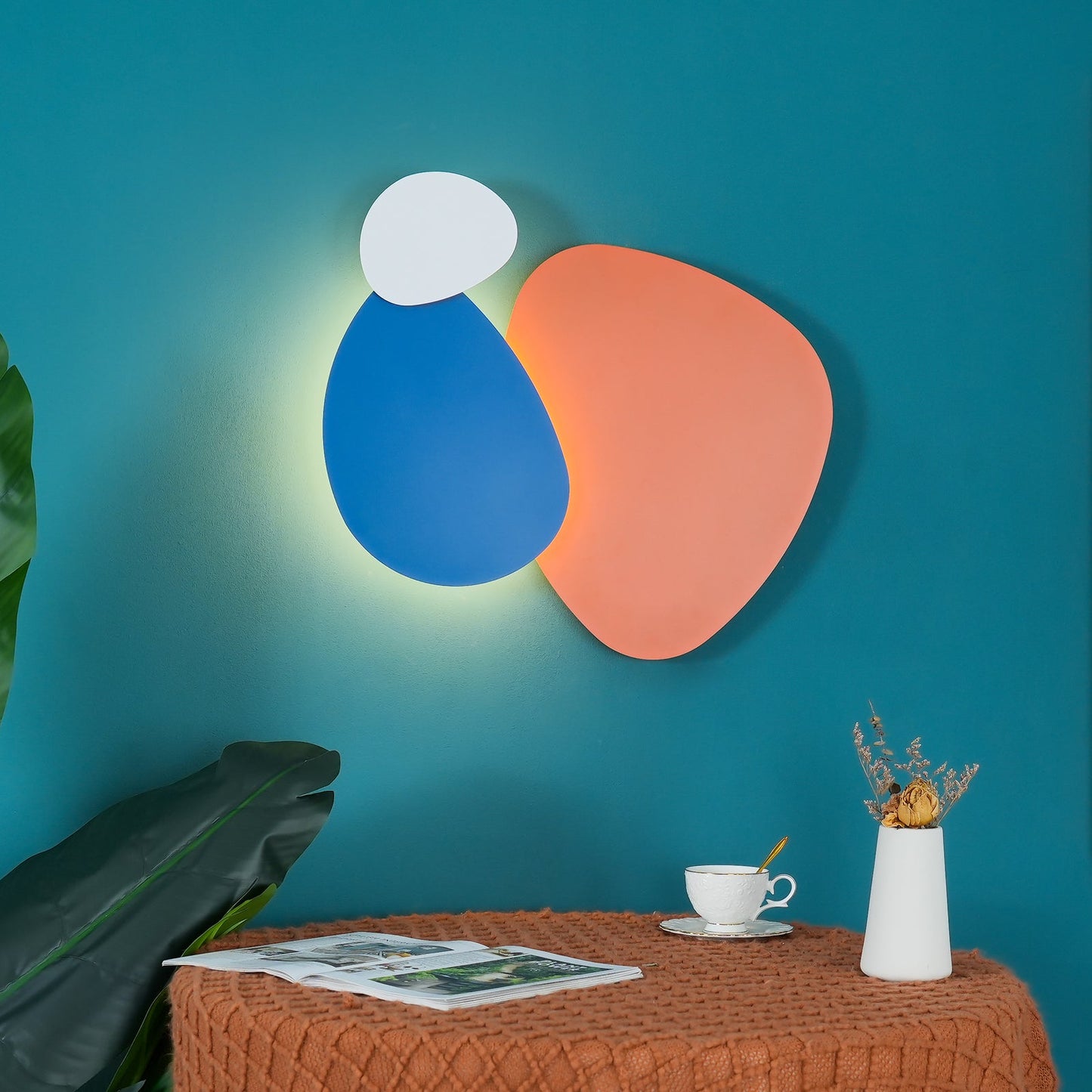 Tria Wall Lamp