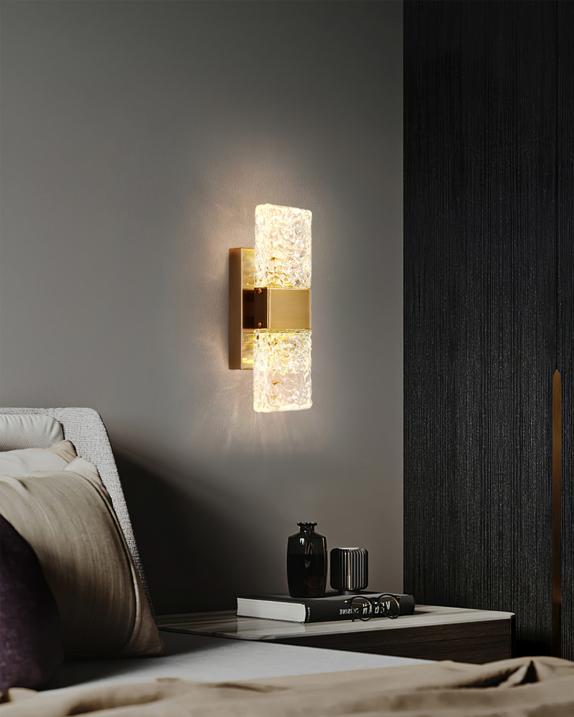 Vega Wall Lamp