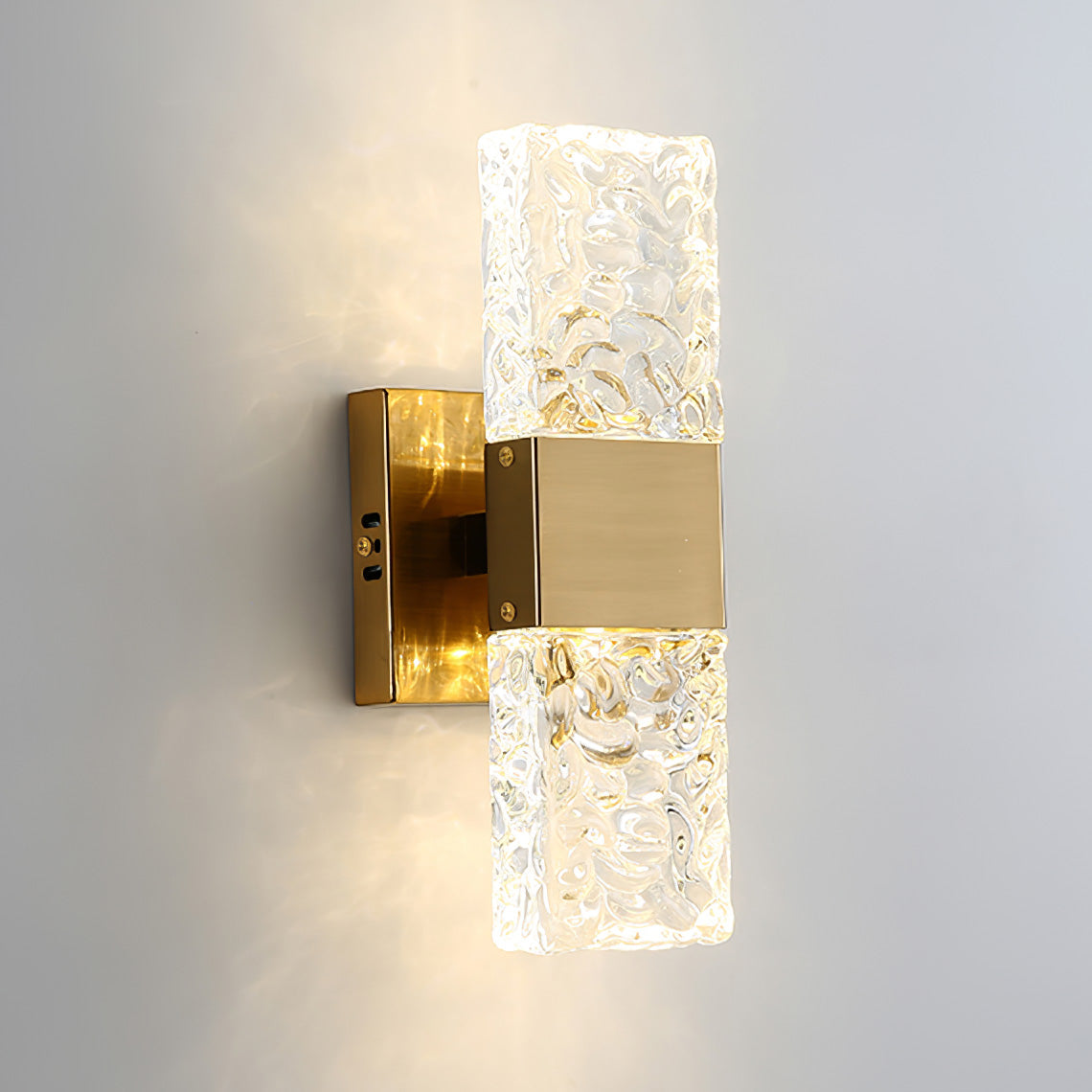 Vega Wall Lamp