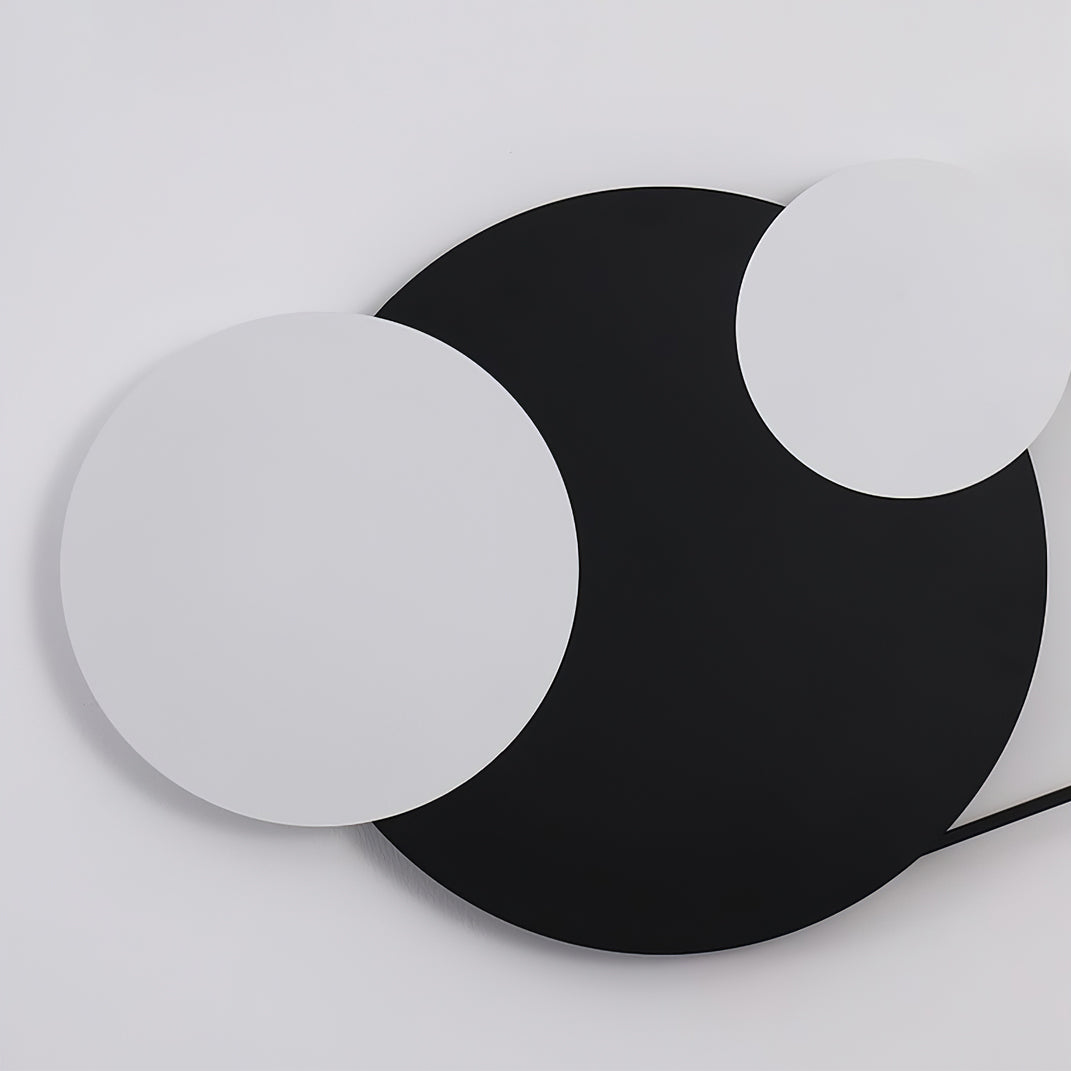 Vertical Trio Wall Lamp