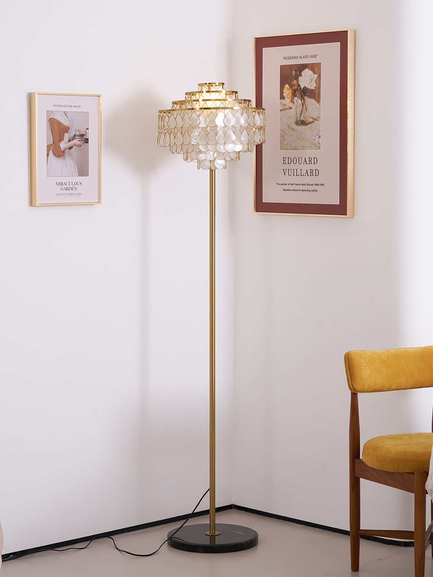 Vivant Shell Floor Lamp