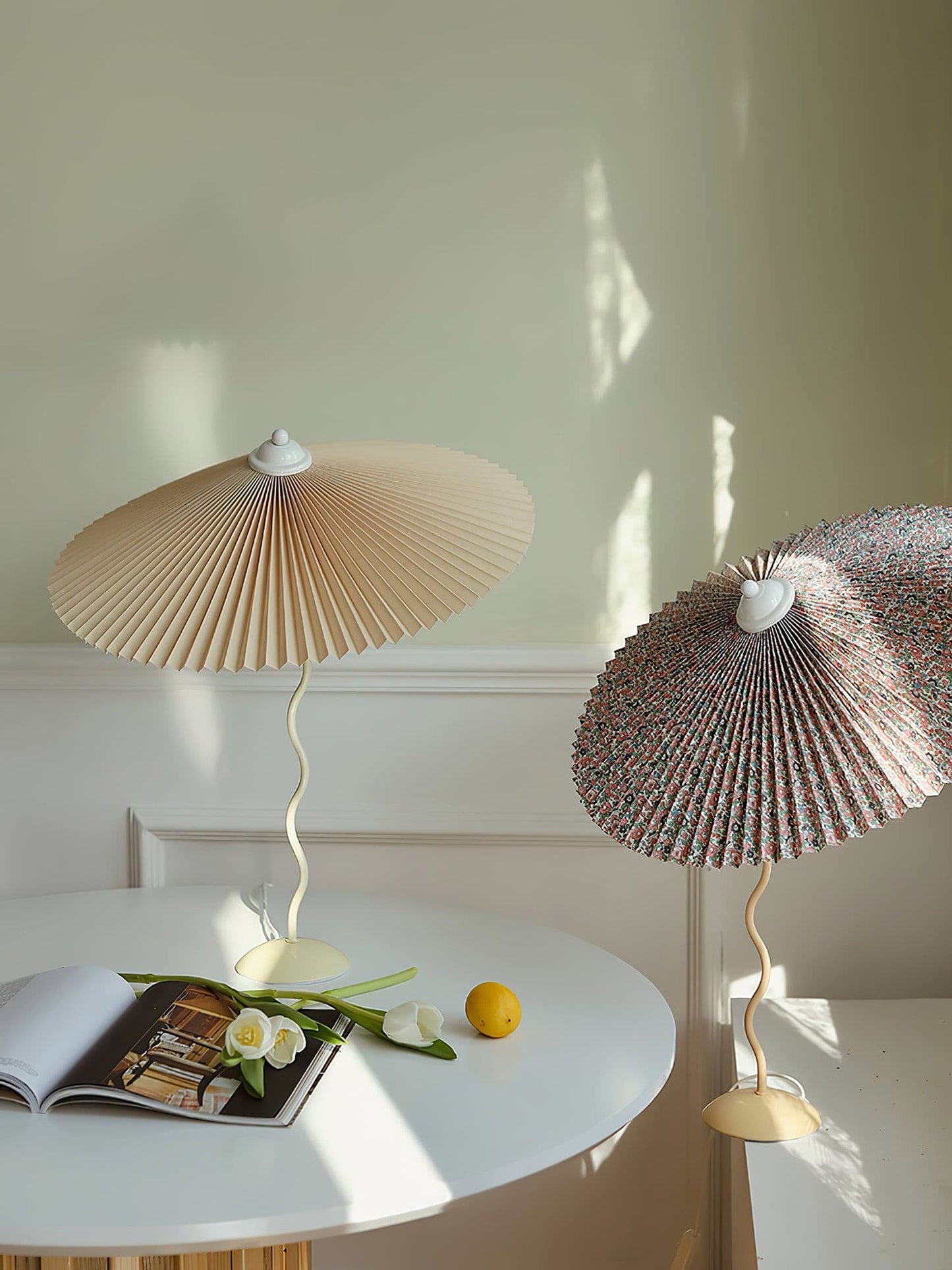 Wiggly Pleated Table Lamp