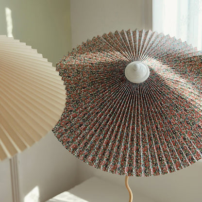 Wiggly Pleated Table Lamp