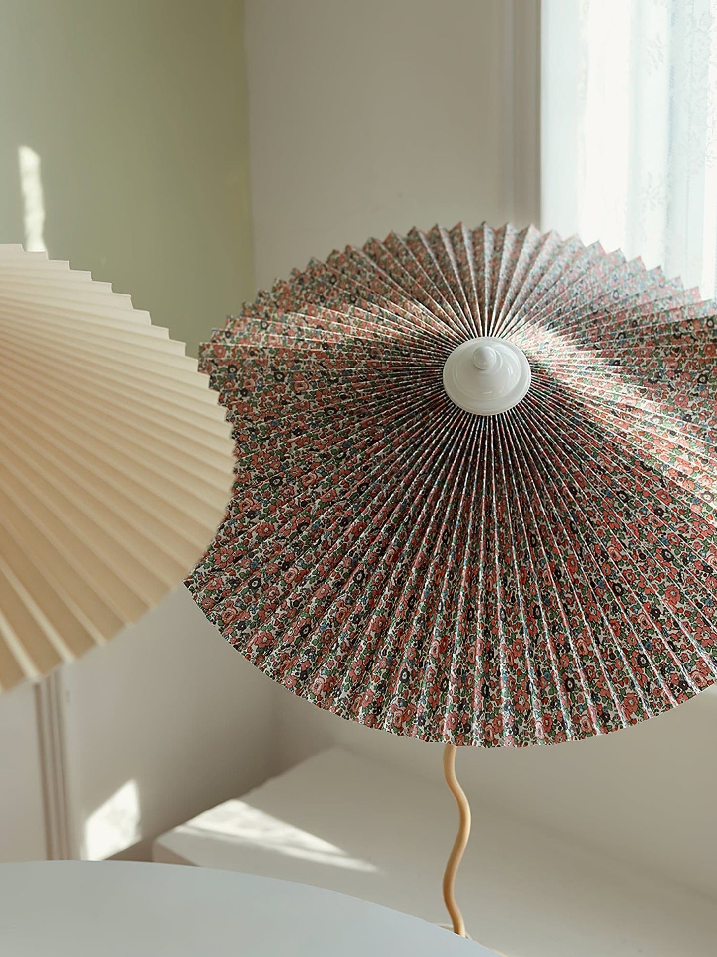 Wiggly Pleated Table Lamp