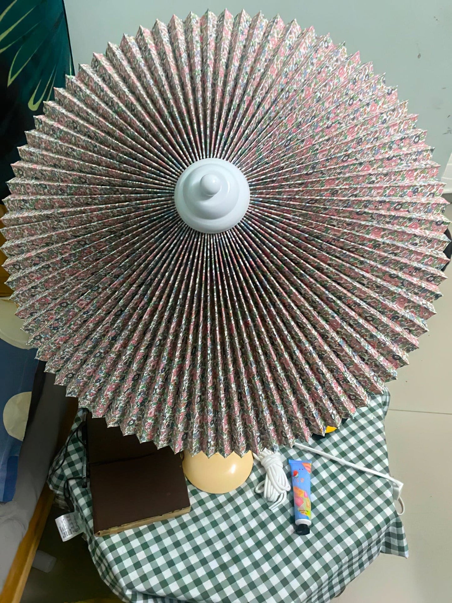 Wiggly Pleated Table Lamp