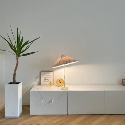 Wiggly Pleated Table Lamp