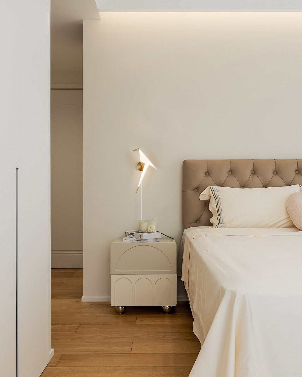 Perching Bird B Plug In Wall Lamp