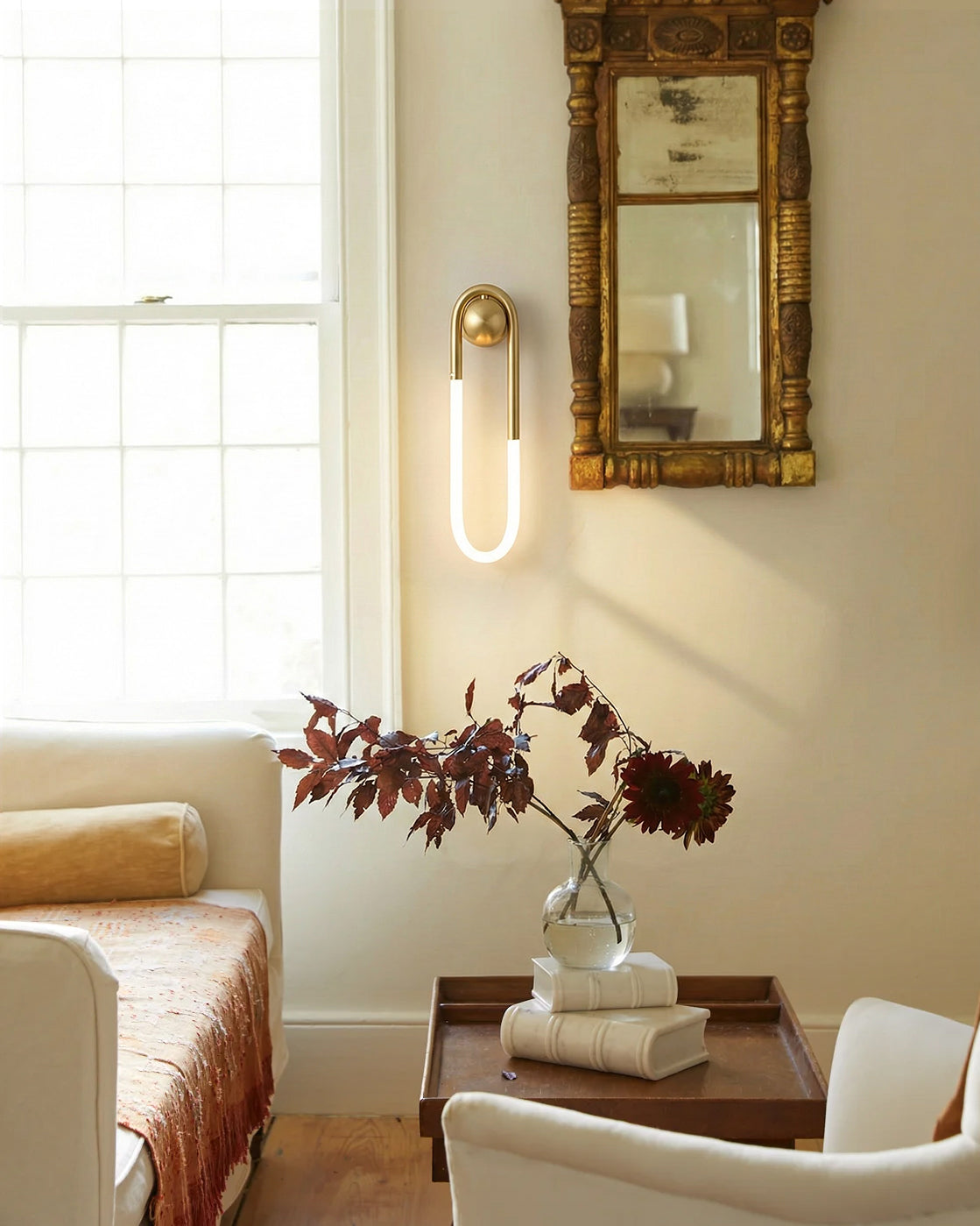 Rudi Loop Wall Lamp