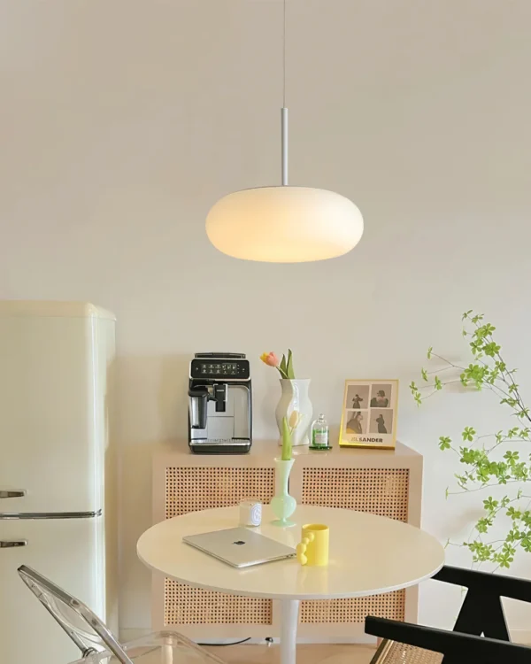 Simple and Modern Pendant Lamp, Never fade, the pendant light emits charming and bright light, adding an elegant atmosphere to your home. A simple and elegant design that adapts to any interior environment, from the office to the bedroom..