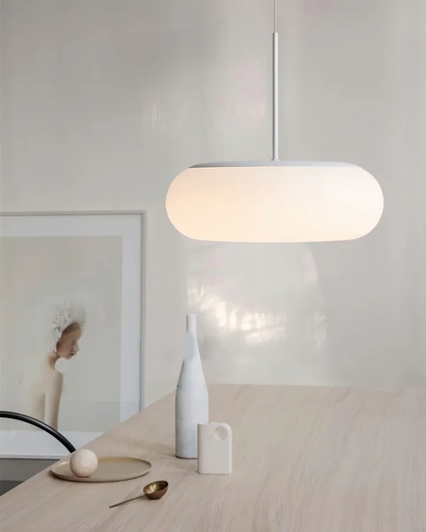 Simple and Modern Pendant Lamp, Never fade, the pendant light emits charming and bright light, adding an elegant atmosphere to your home. A simple and elegant design that adapts to any interior environment, from the office to the bedroom..