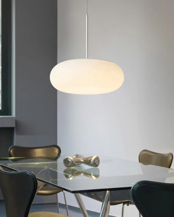 Simple and Modern Pendant Lamp, Never fade, the pendant light emits charming and bright light, adding an elegant atmosphere to your home. A simple and elegant design that adapts to any interior environment, from the office to the bedroom..