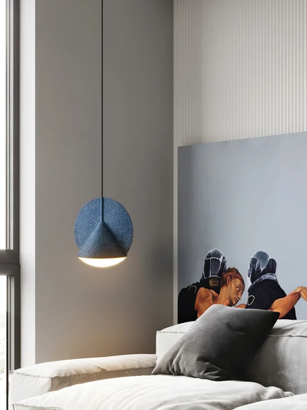 The Ossa resin pendant displays a perfect example of modern luxury. This pendant was designed to play with geometric concepts and use a mix of hard and soft materials.