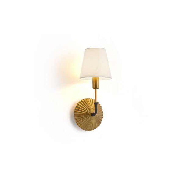 Clove Wall Lamp 1